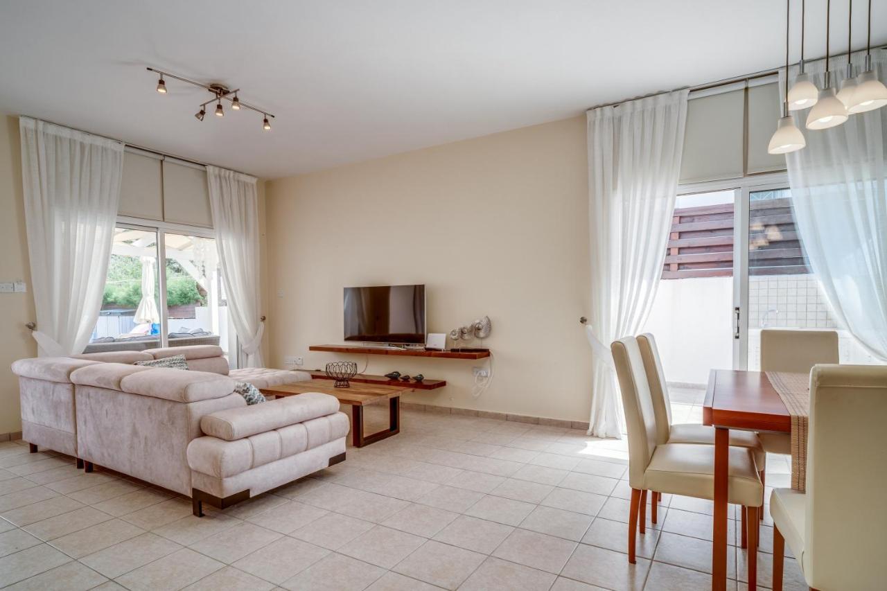 Amphitrite Villa Paralimni Eksteriør billede