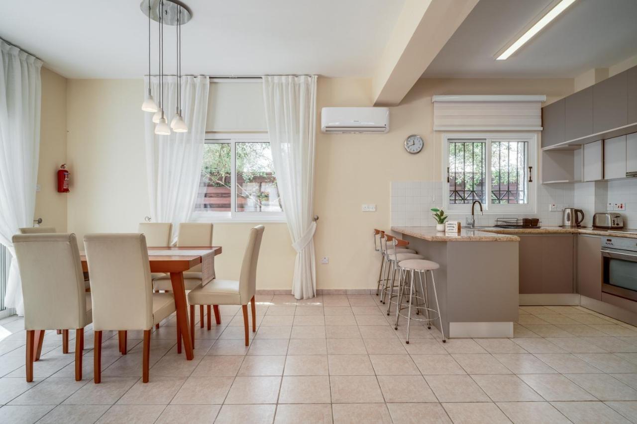 Amphitrite Villa Paralimni Eksteriør billede