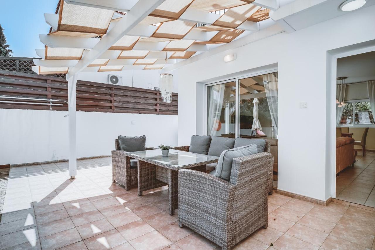 Amphitrite Villa Paralimni Eksteriør billede