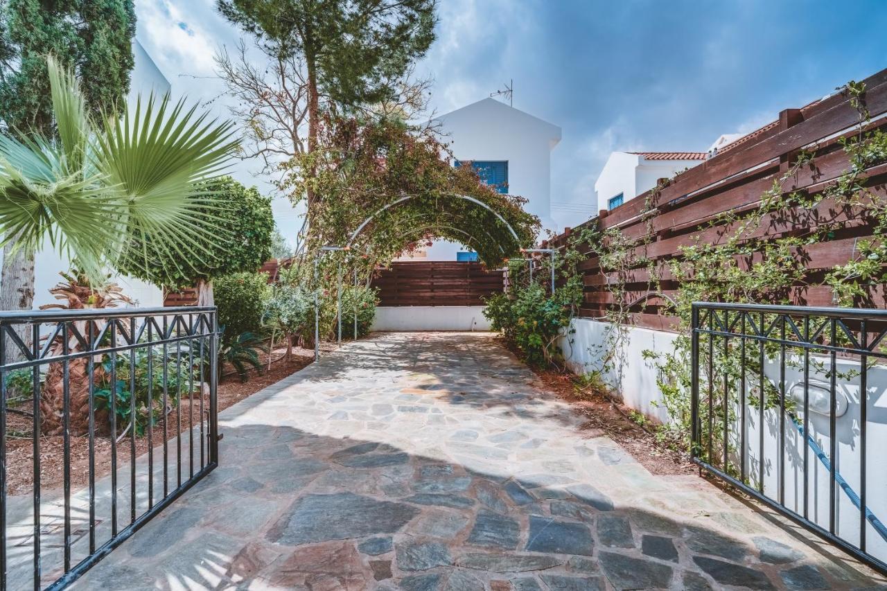 Amphitrite Villa Paralimni Eksteriør billede
