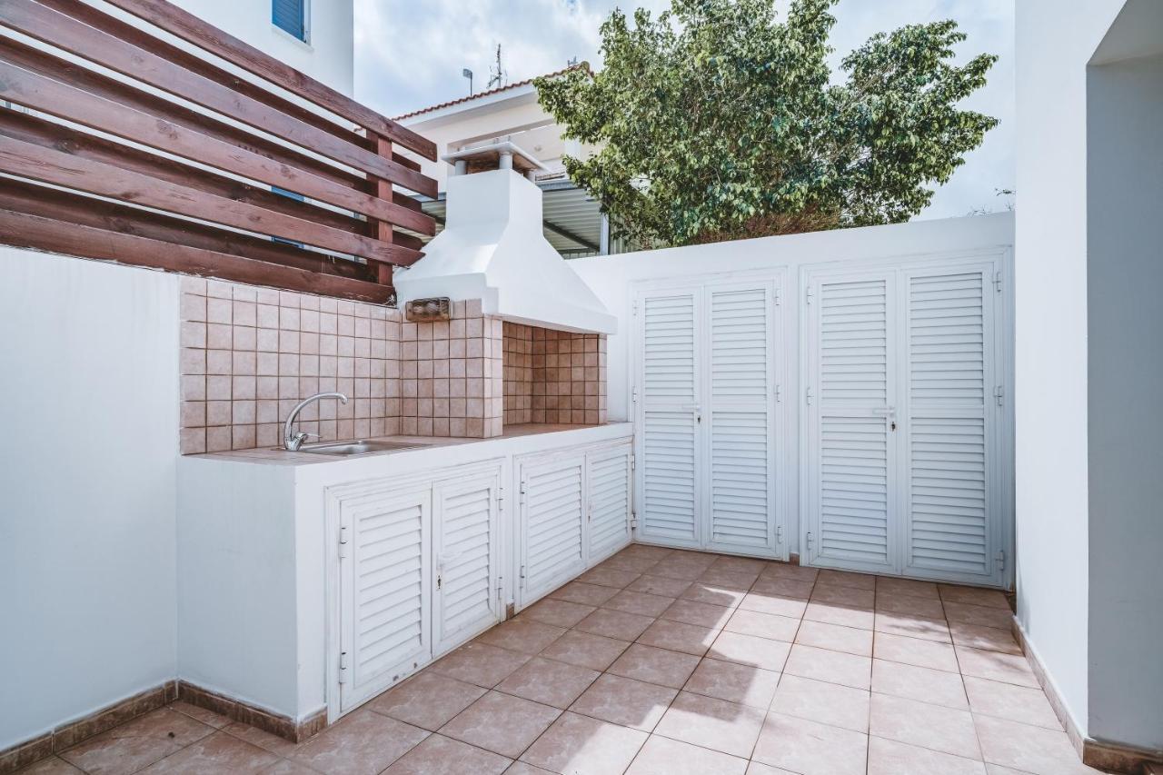 Amphitrite Villa Paralimni Eksteriør billede