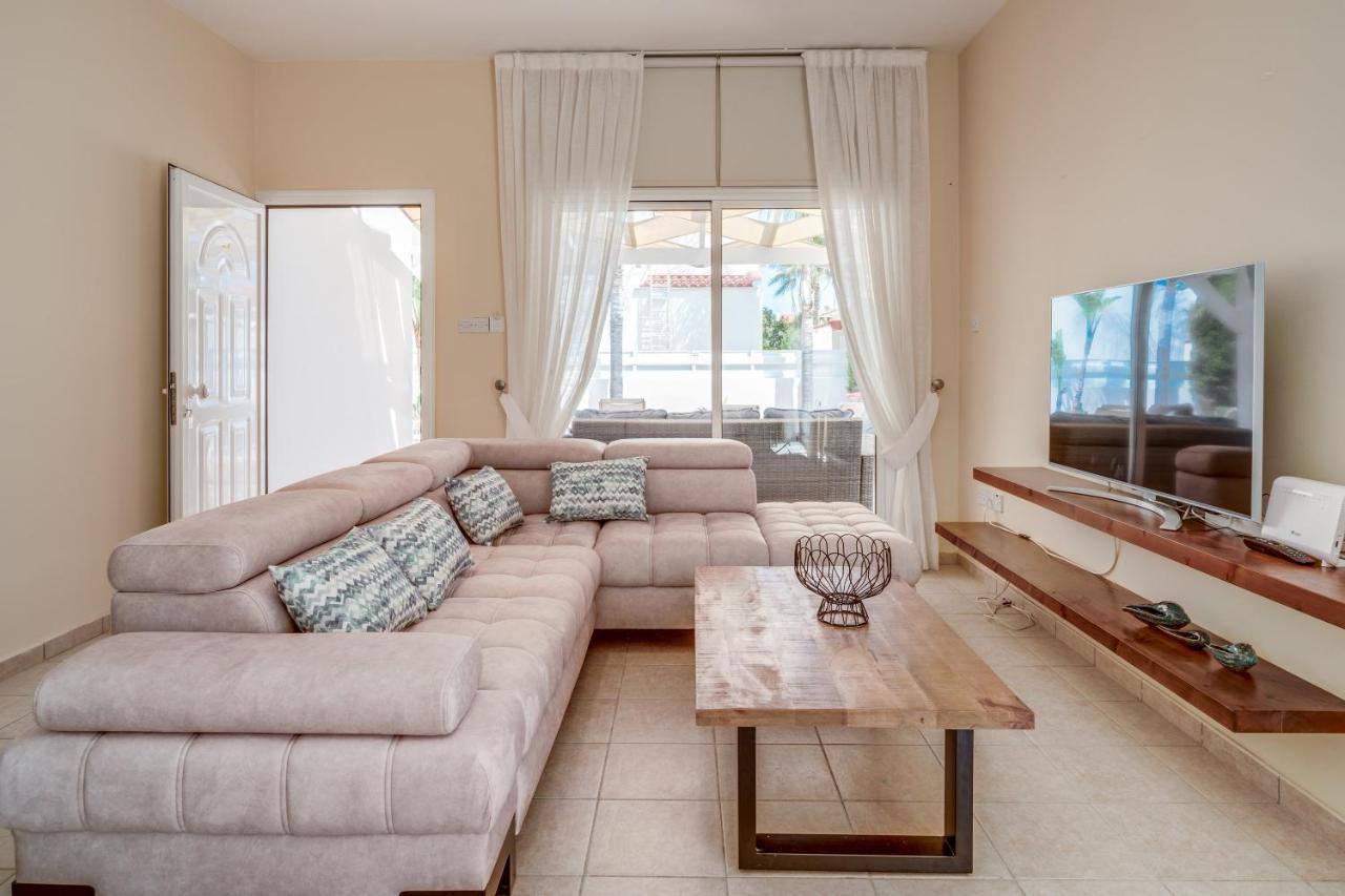 Amphitrite Villa Paralimni Eksteriør billede