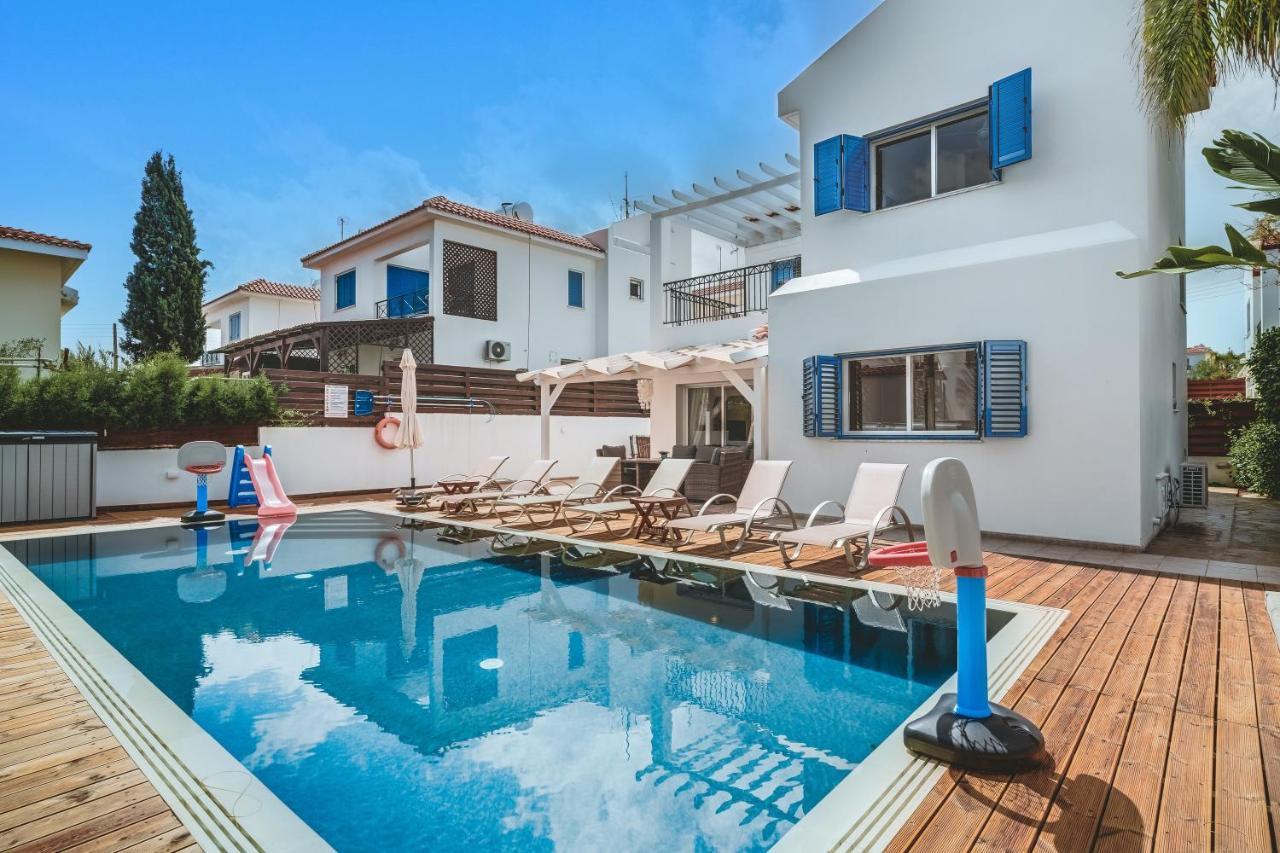 Amphitrite Villa Paralimni Eksteriør billede