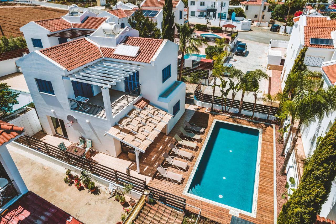 Amphitrite Villa Paralimni Eksteriør billede